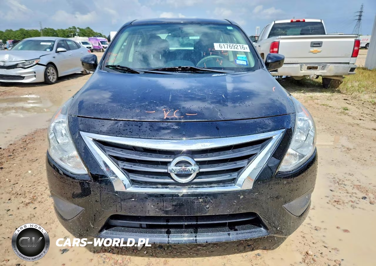 2018 Nissan Versa S Plus VIN:3N1CN7AP5JL835392 - 5