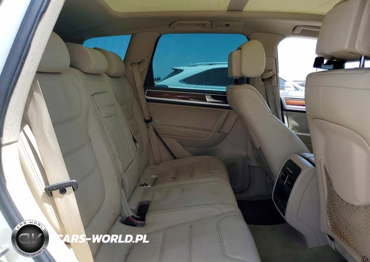 2012 Volkswagen Touareg V6 Tdi VIN:WVGFK9BPXCD005038 - 10