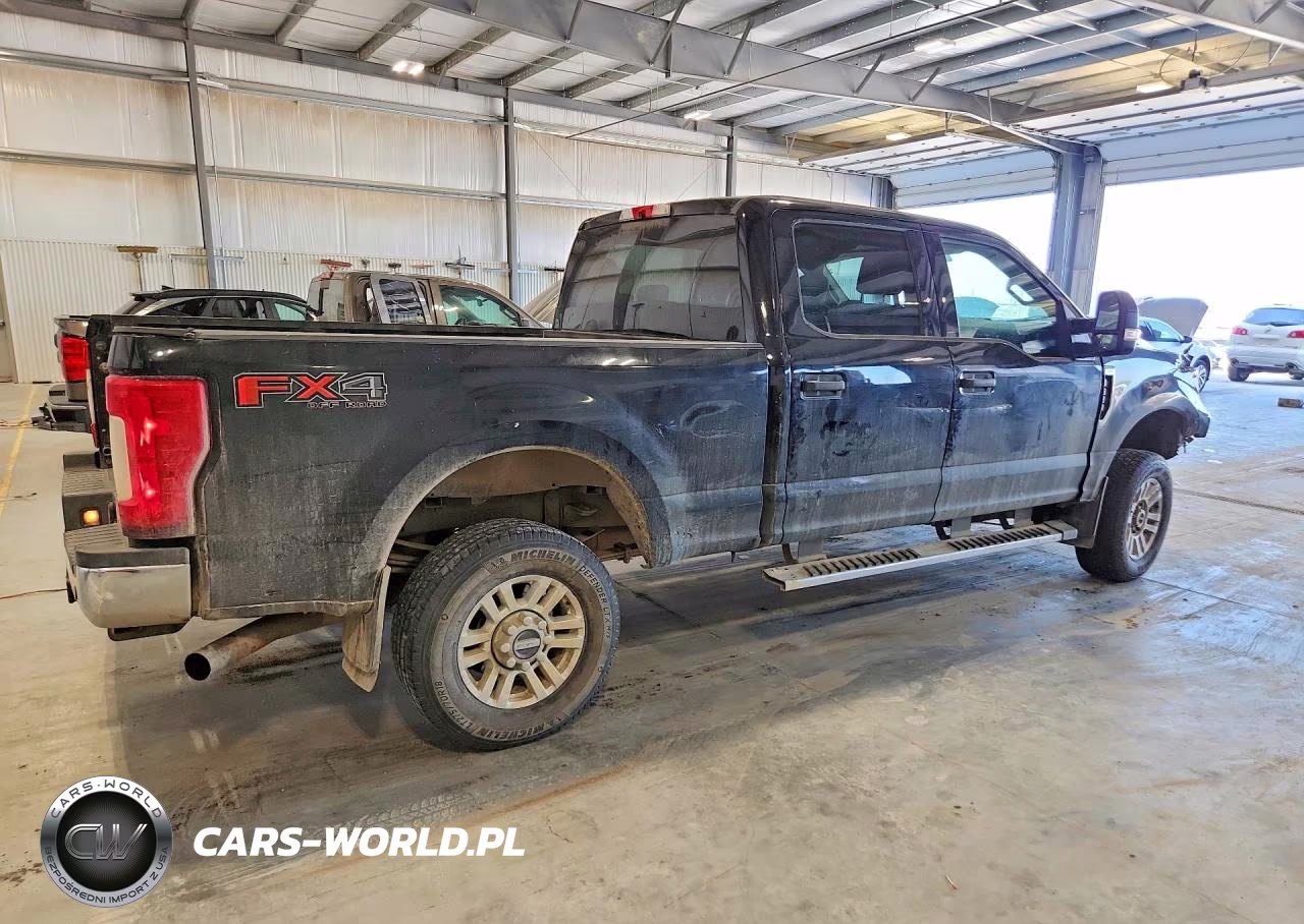 2018 Ford F250 Super Duty VIN:1FT7W2B6XJEC90956 - 3