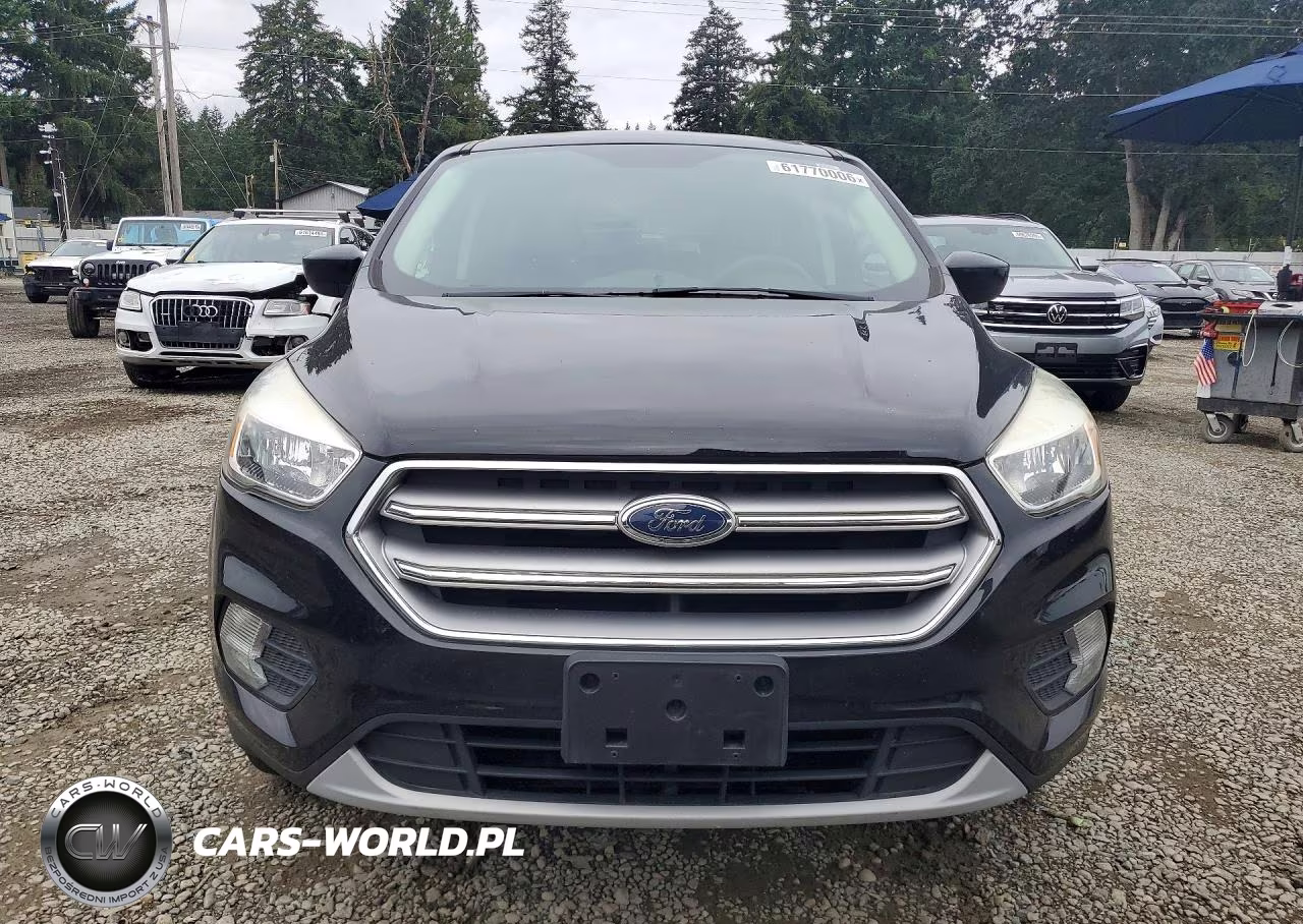 2017 Ford Escape Se VIN:1FMCU9GD6HUD95784 - 5