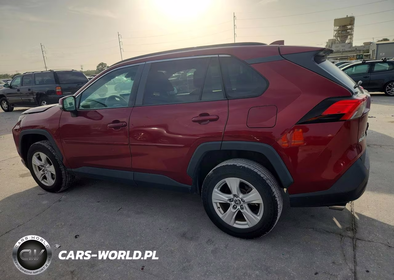 2021 Toyota Rav4 Xle VIN:2T3W1RFV0MW135592 - 2