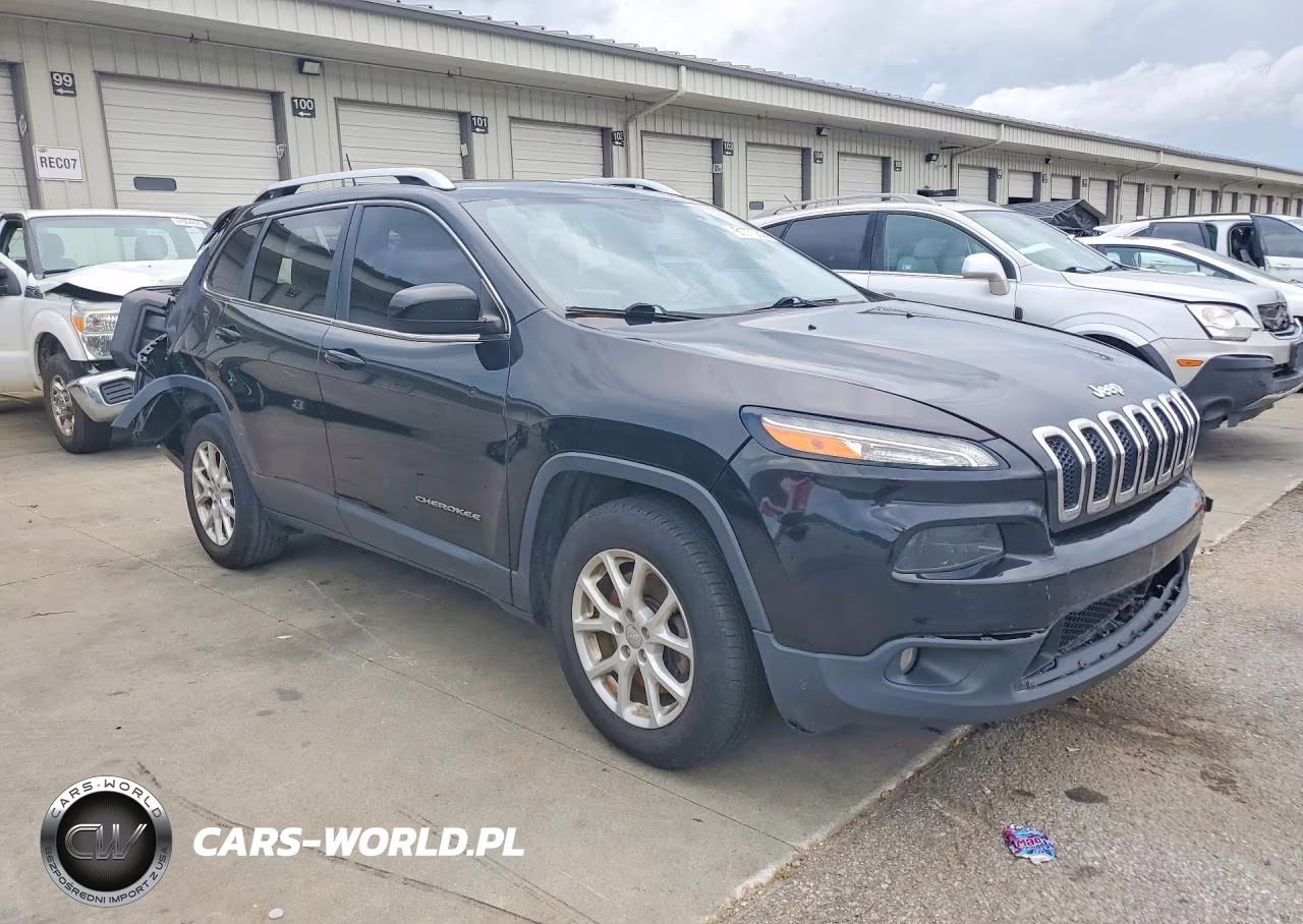 2017 Jeep Cherokee Latitude VIN:1C4PJMCB7HW657113 - 4