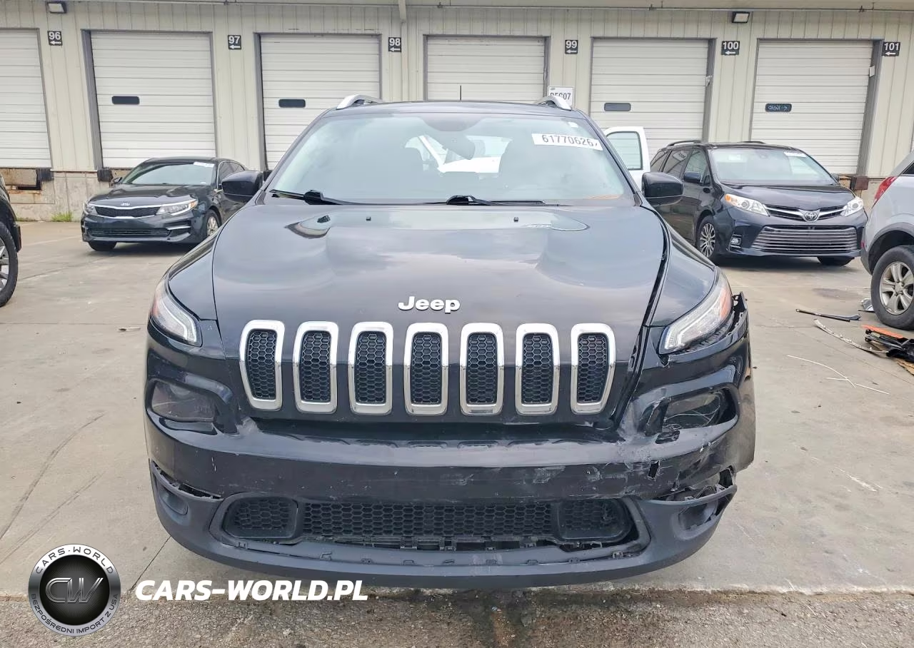 2017 Jeep Cherokee Latitude VIN:1C4PJMCB7HW657113 - 5