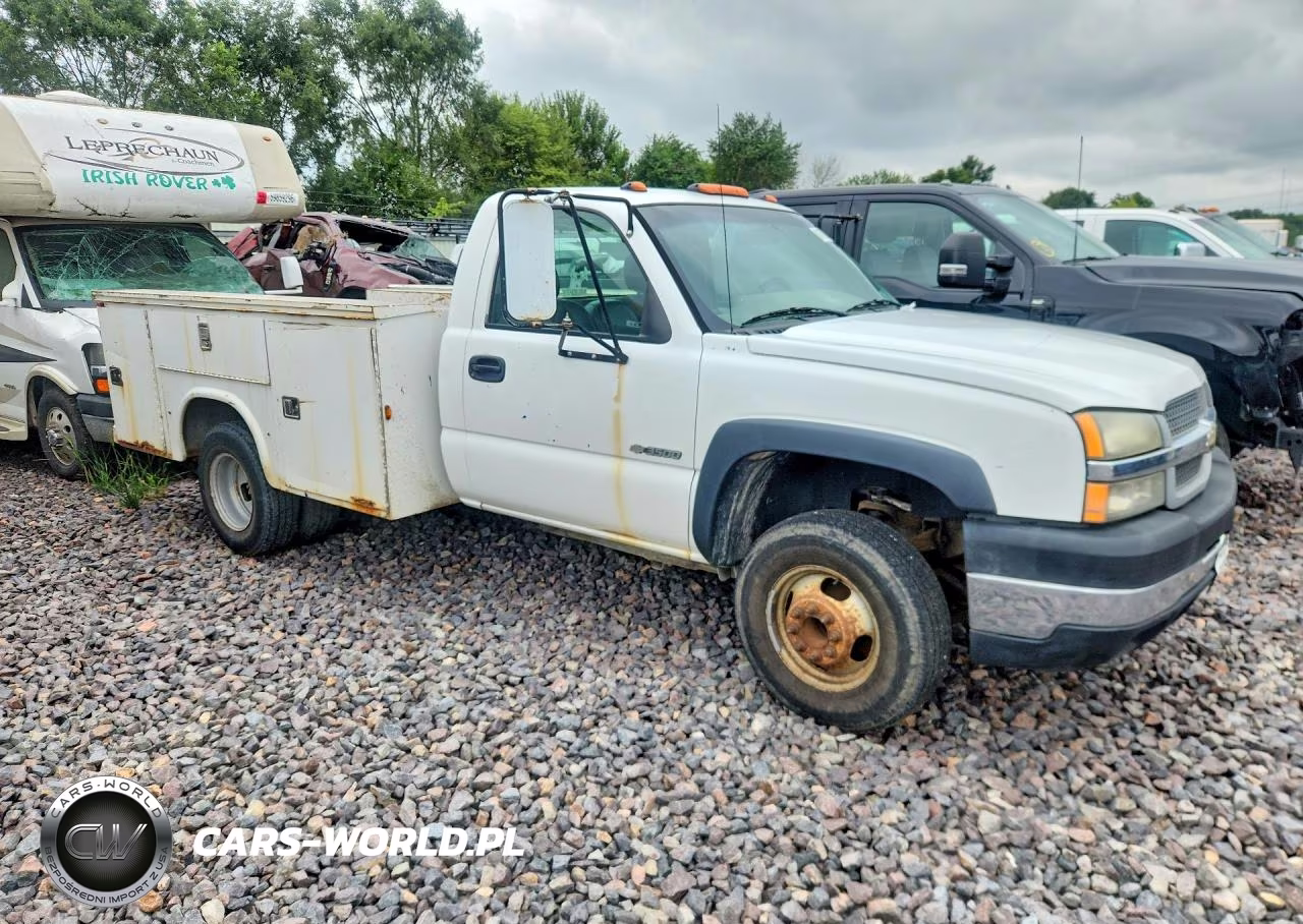 2007 Chevrolet Silverado C3500 VIN:1GBJC34U37E182174 - 4