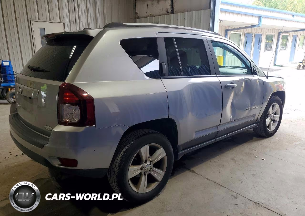 2017 Jeep Compass Latitude VIN:1C4NJDEB4HD107836 - 3