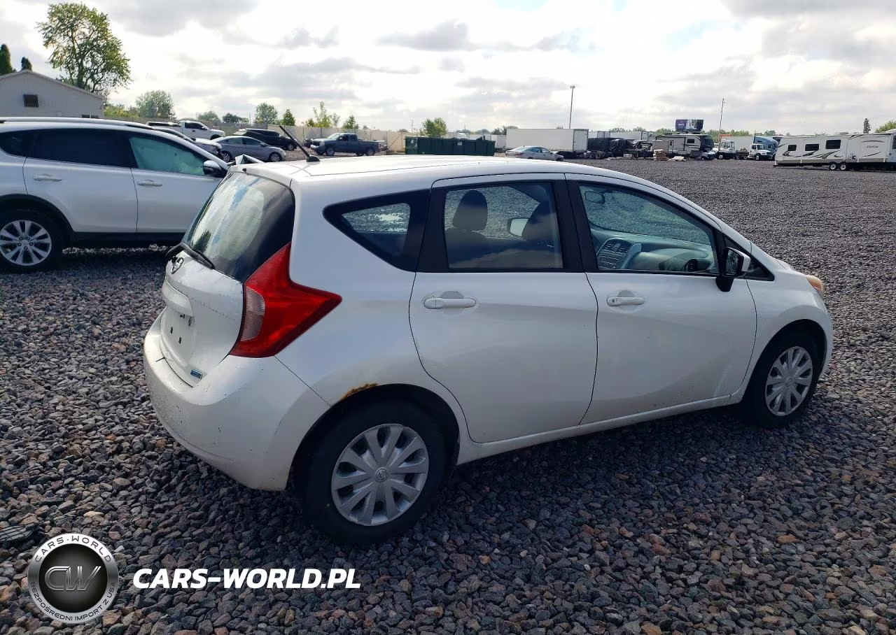 2015 Nissan Versa Note S Plus VIN:3N1CE2CP7FL365678 - 3