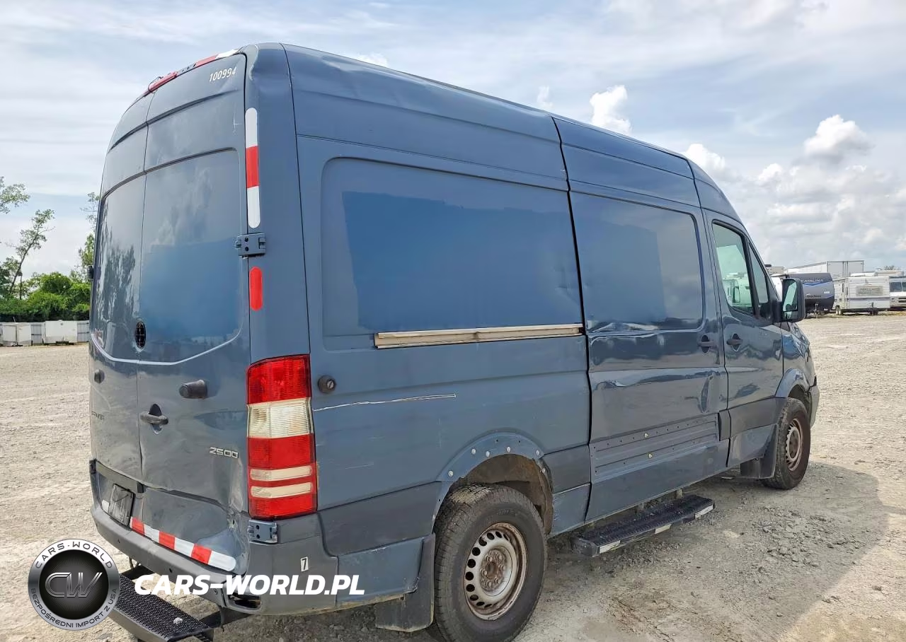 2018 Mercedes-Benz Sprinter 2500 VIN:WD3PE7CD1JP647842 - 3