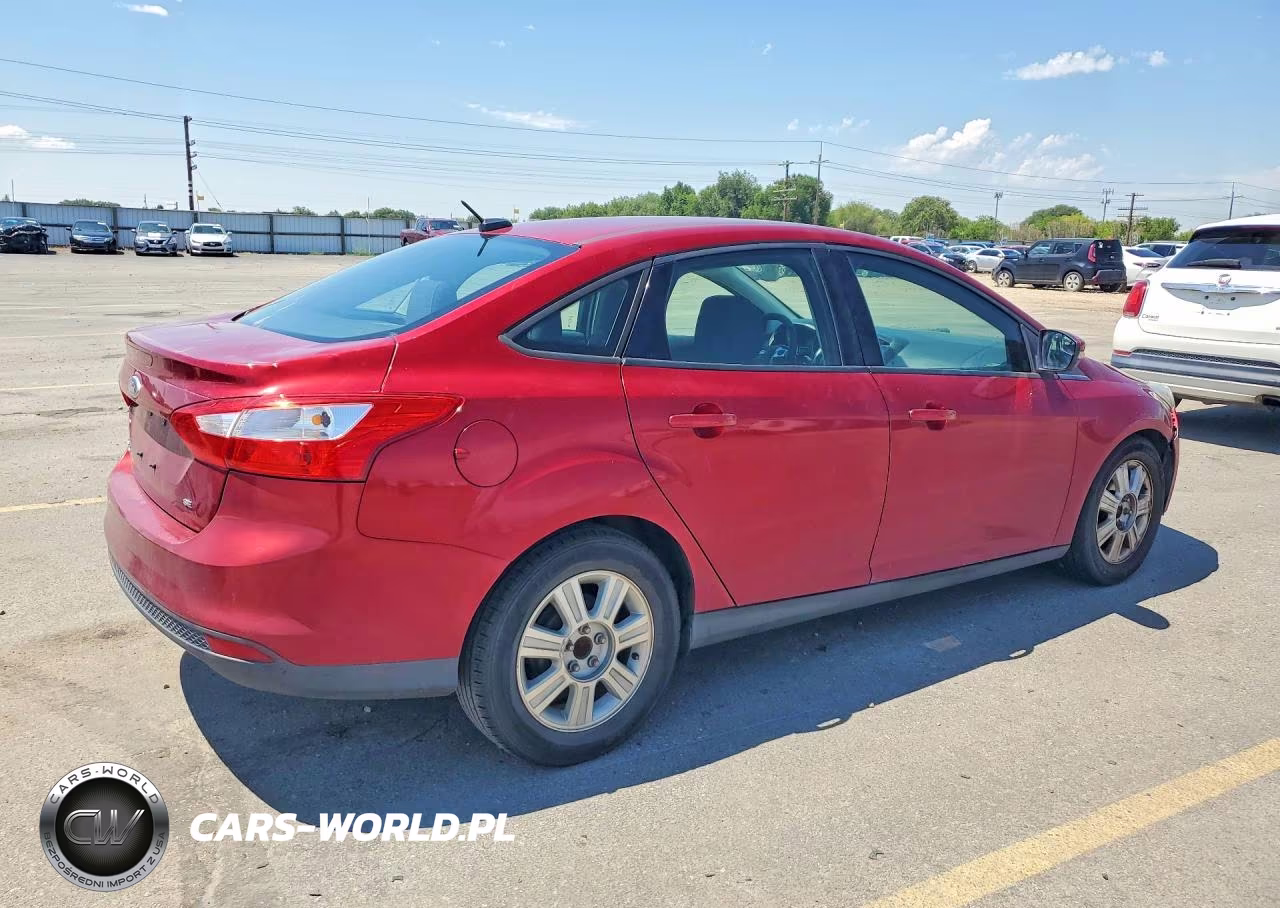 2013 Ford Focus Se VIN:1FADP3F22DL338033 - 3