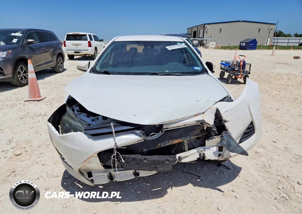 2017 Toyota Corolla Le VIN:2T1BURHE2HC922207 - 5