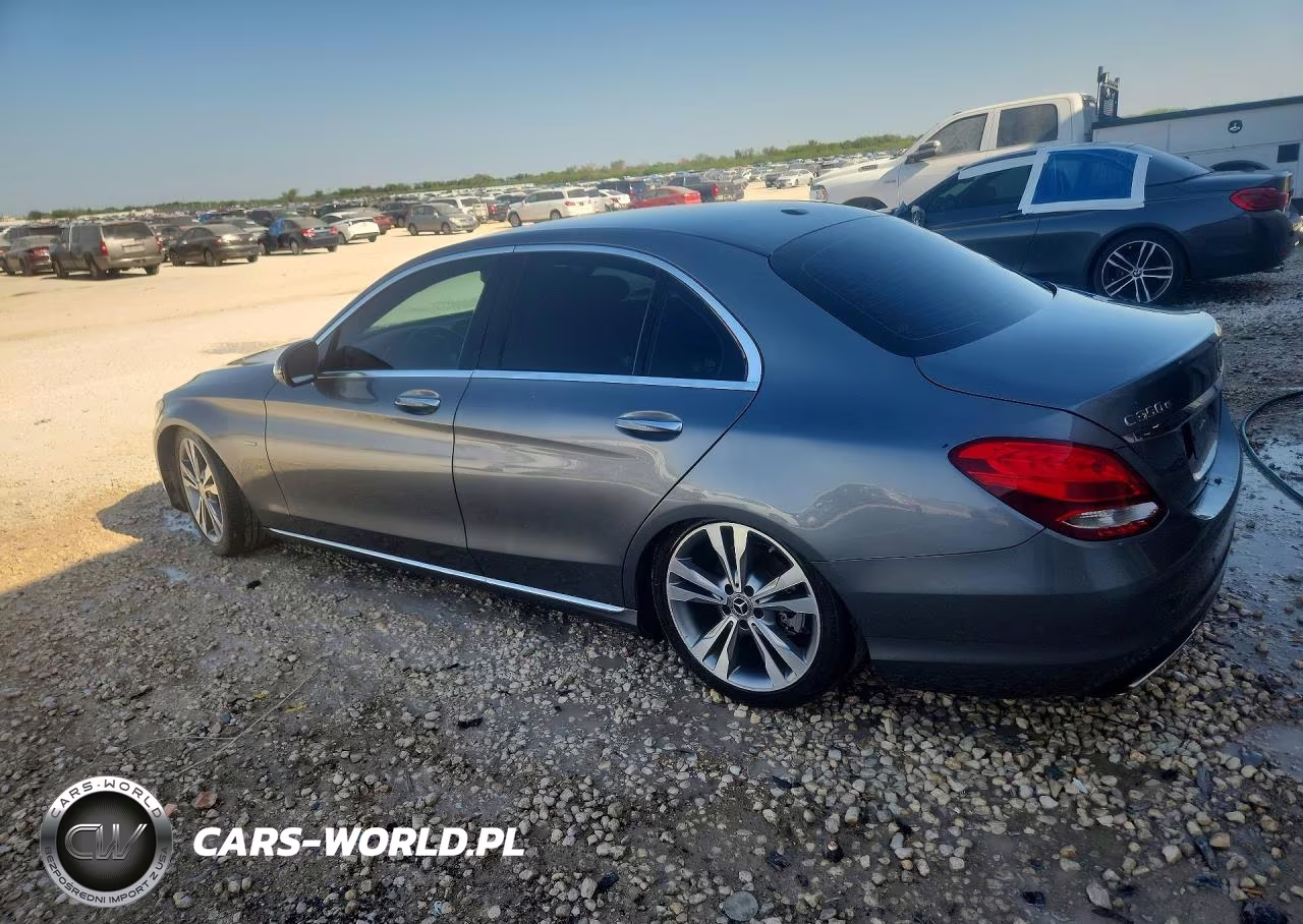 2017 Mercedes-Benz C 350E VIN:55SWF4HB2HU230110 - 2