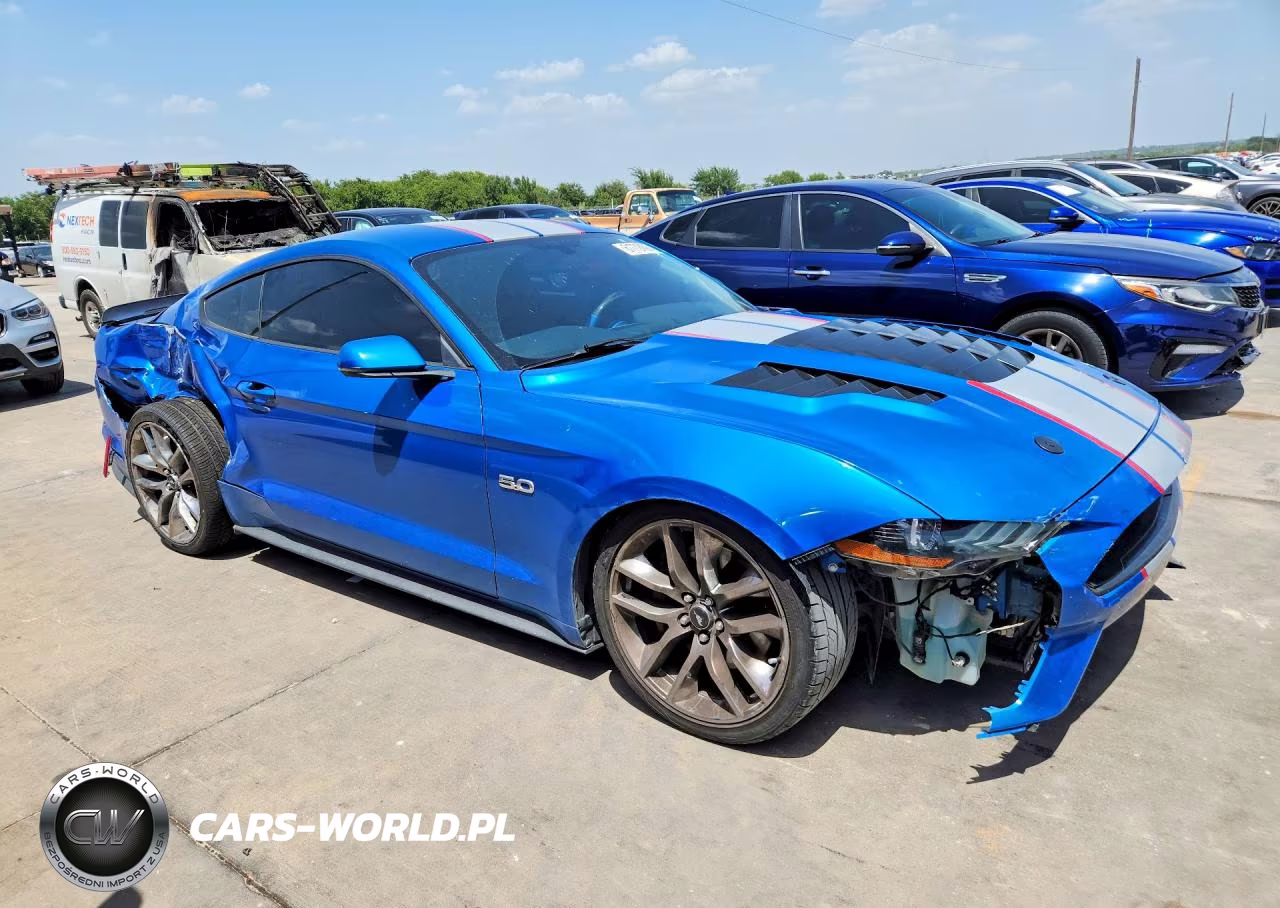 2019 Ford Mustang Gt Premium VIN:1FA6P8CF5K5200341 - 4