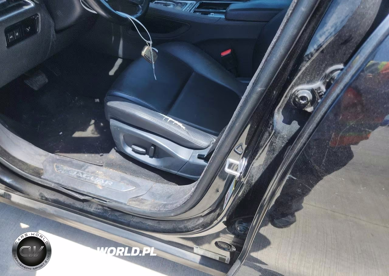 2018 Jaguar F-Pace Premium VIN:SADCJ2FX1JA265634 - 14