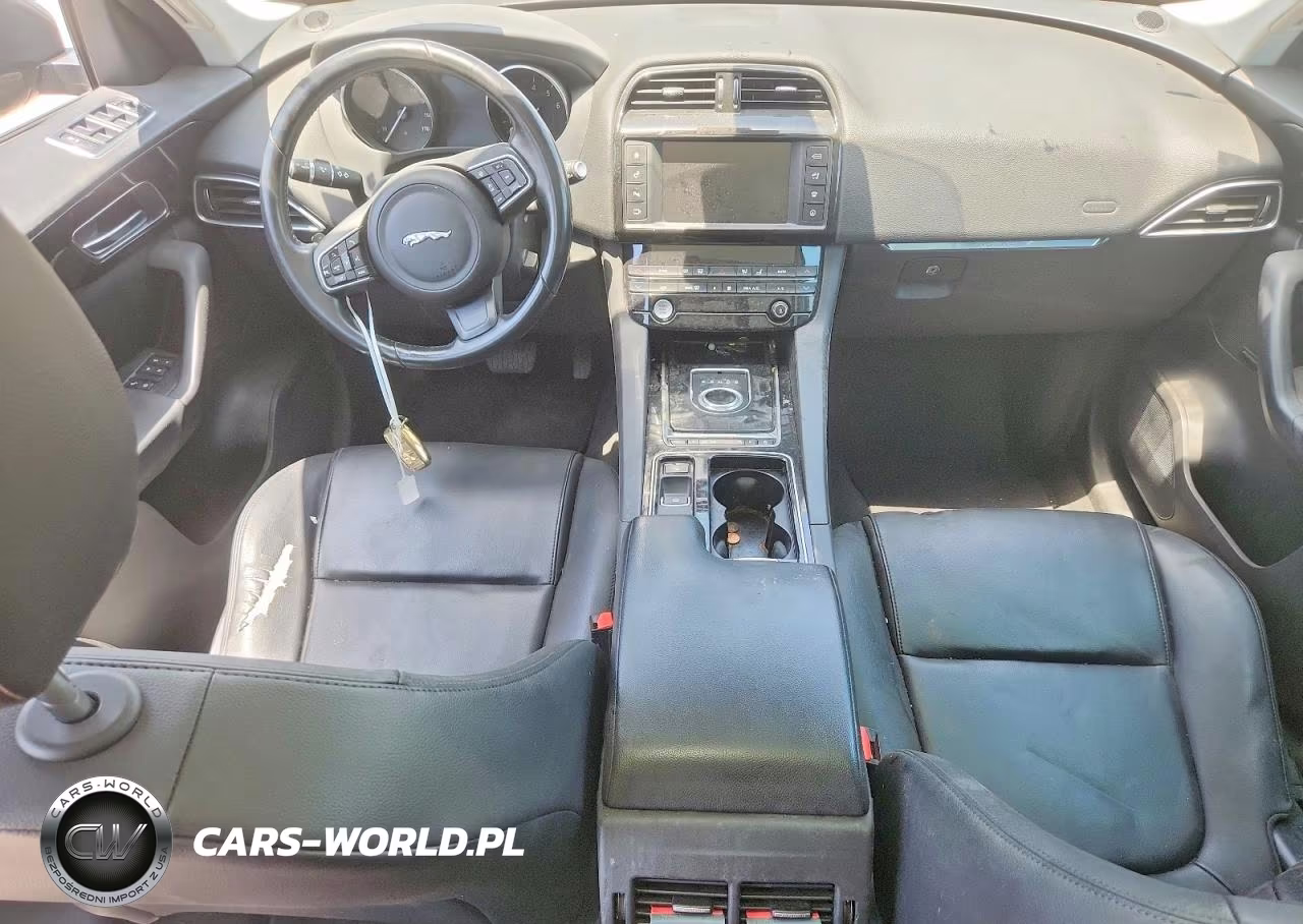 2018 Jaguar F-Pace Premium VIN:SADCJ2FX1JA265634 - 8