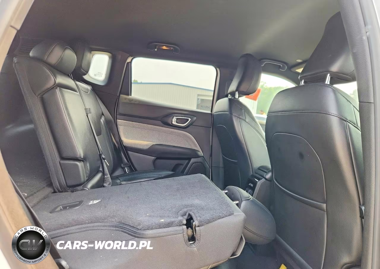 2023 Jeep Compass Latitude VIN:3C4NJDBN5PT501630 - 11