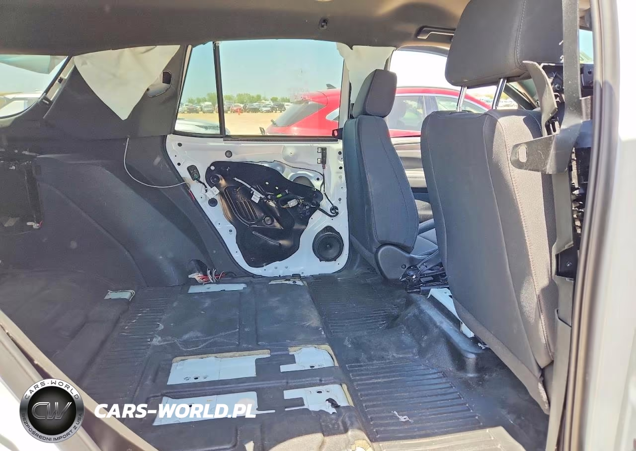 2024 Chevrolet Tahoe K1500 VIN:1GNSKLED3RR236951 - 11