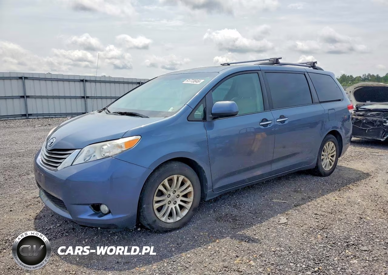 2013 Toyota Sienna Xle 8-Passenger