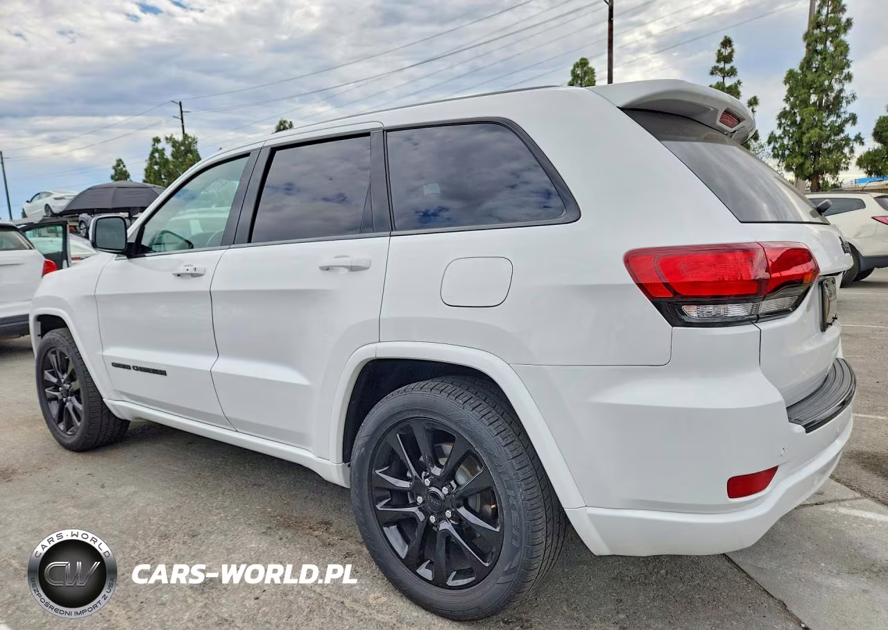 2017 Jeep Grand Cherokee Laredo VIN:1C4RJEAG2HC915861 - 2