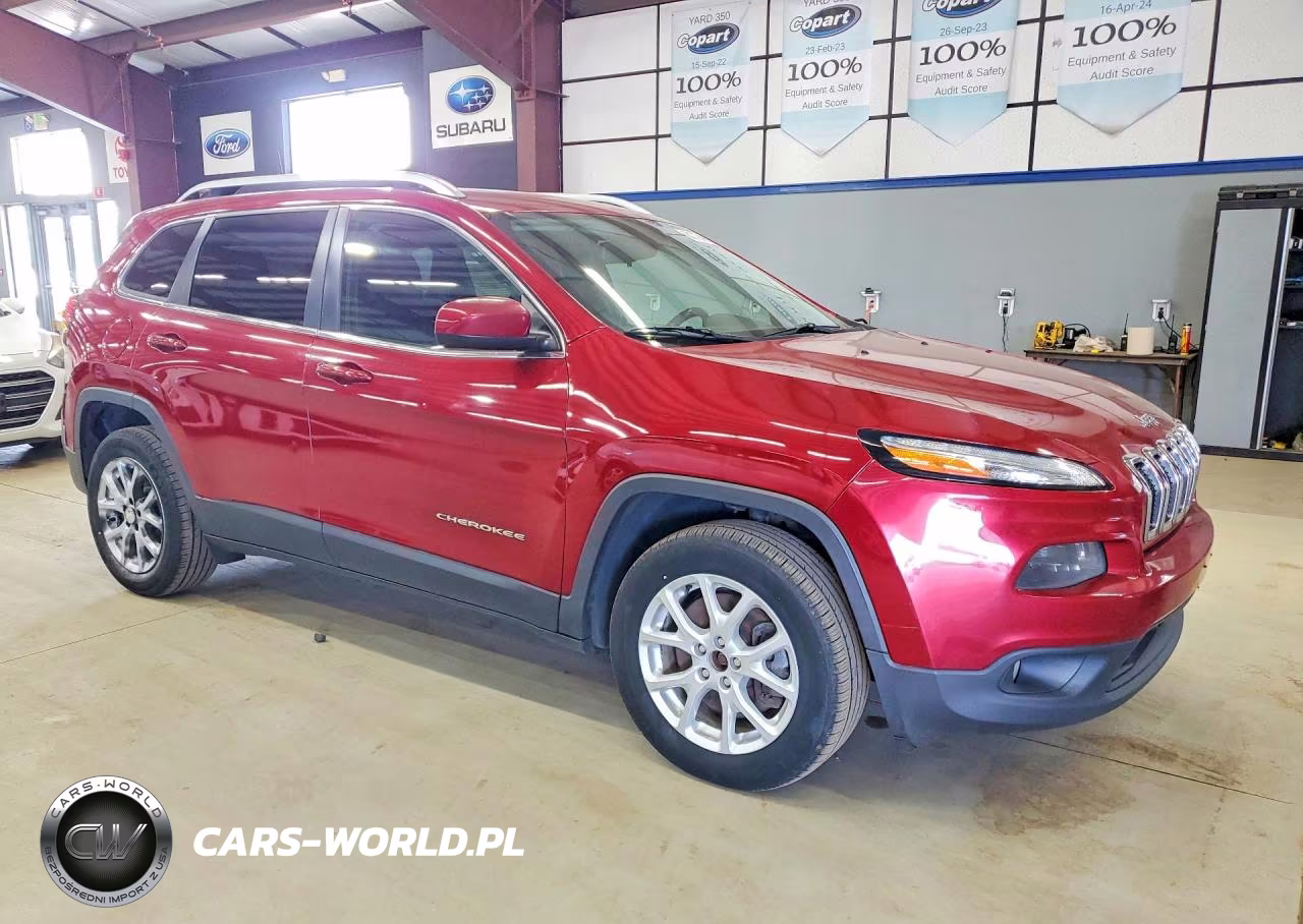 2017 Jeep Cherokee Latitude VIN:1C4PJMCS1HD216119 - 4