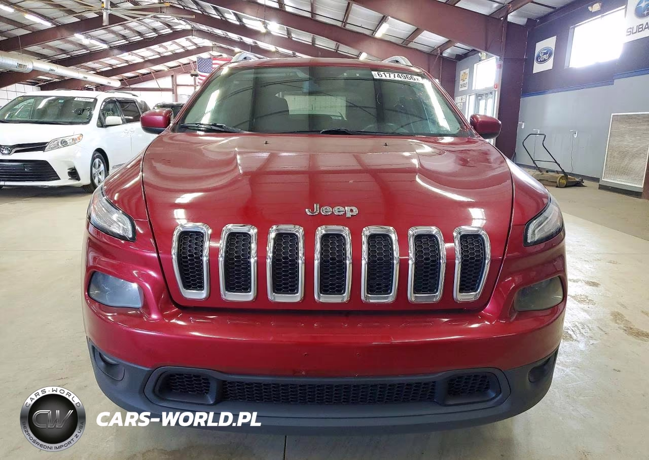 2017 Jeep Cherokee Latitude VIN:1C4PJMCS1HD216119 - 5