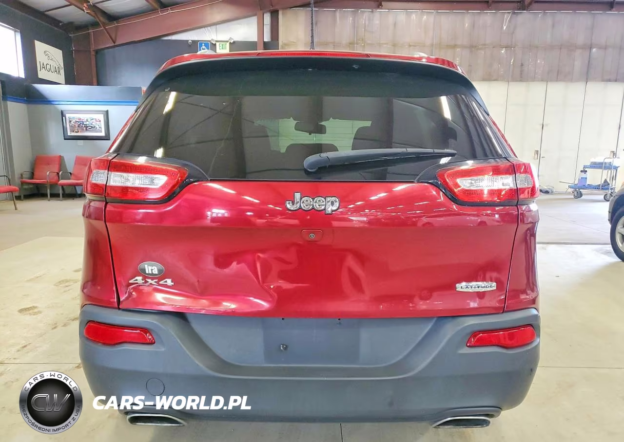 2017 Jeep Cherokee Latitude VIN:1C4PJMCS1HD216119 - 6