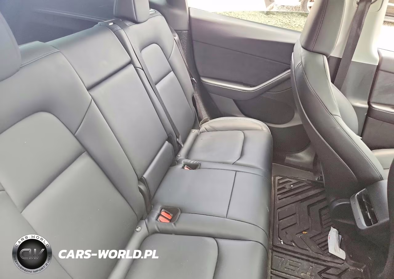 2022 Tesla Model Y VIN:7SAYGDEE2NA004571 - 10