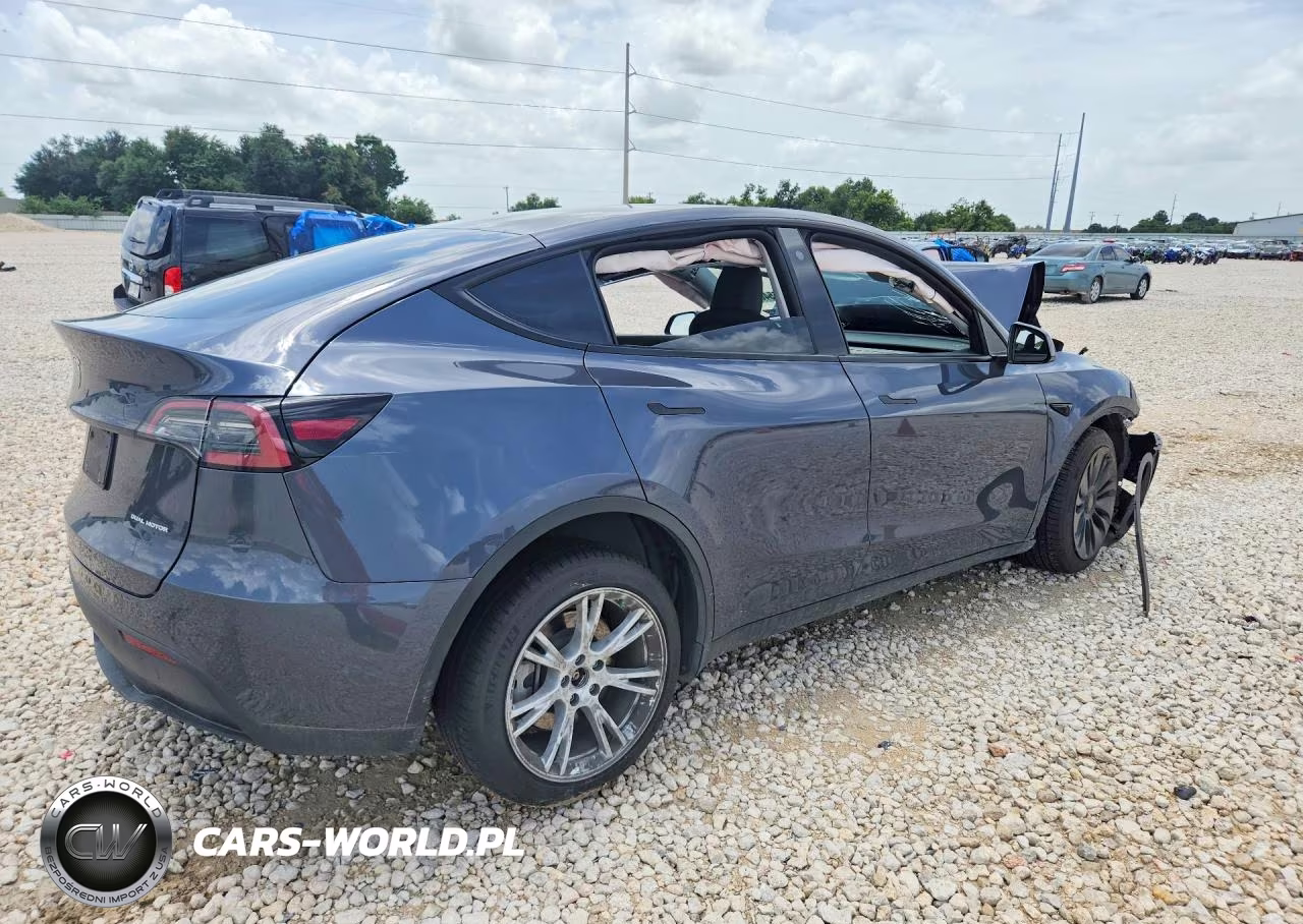 2022 Tesla Model Y VIN:7SAYGDEE2NA004571 - 3