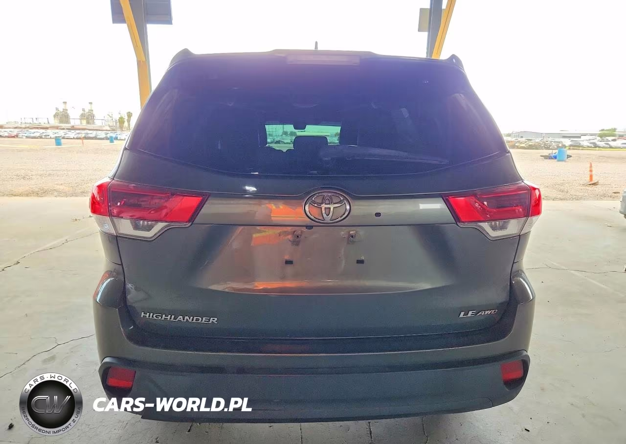 2018 Toyota Highlander Le Plus VIN:5TDBZRFH1JS838536 - 6