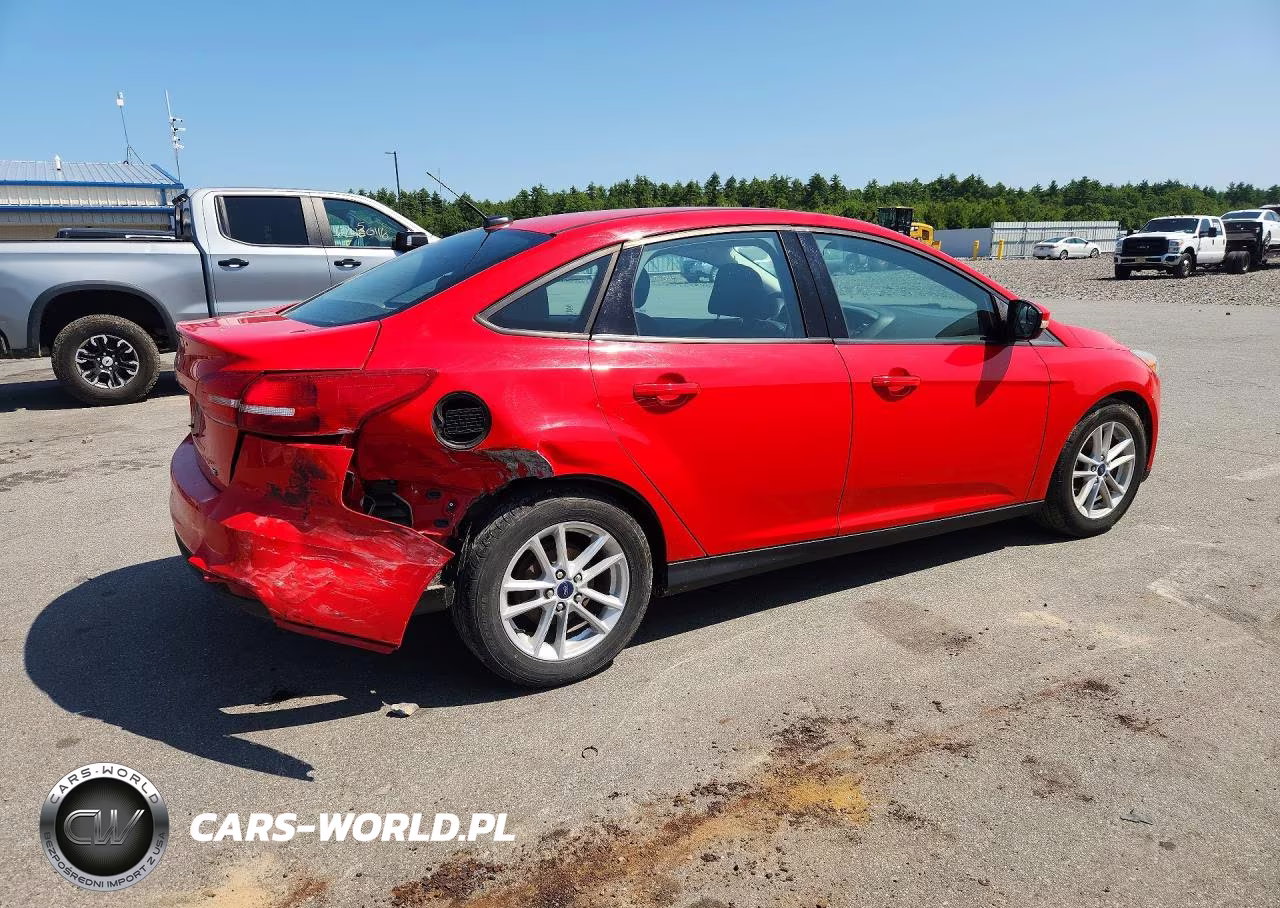 2017 Ford Focus Se VIN:1FADP3F22HL326924 - 3