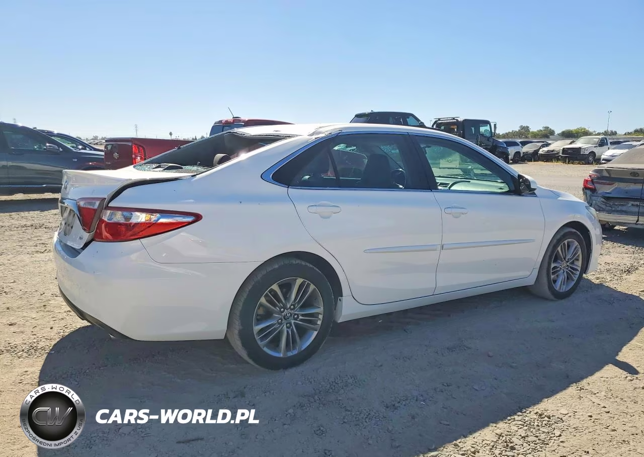 2016 Toyota Camry Se VIN:4T1BF1FK2GU150227 - 3
