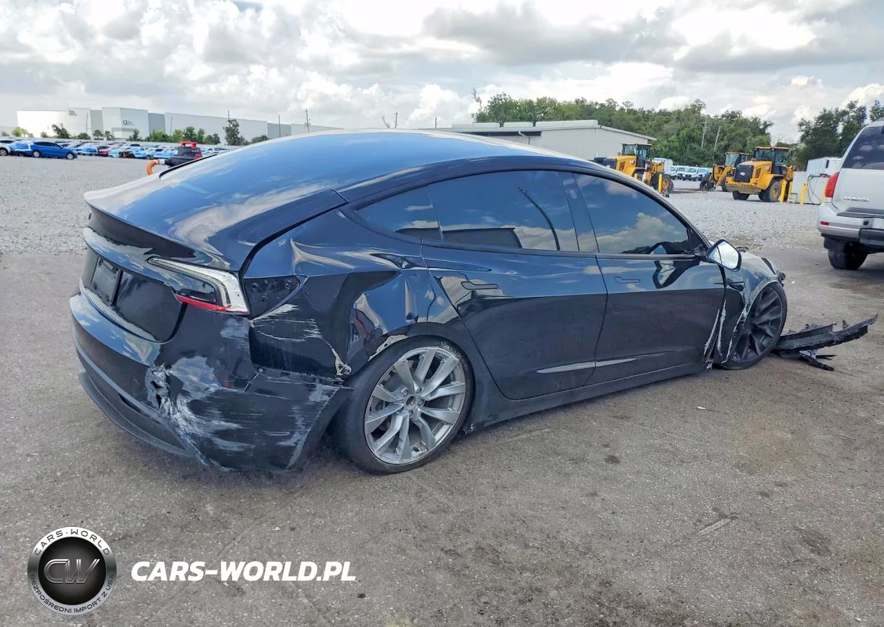 2024 Tesla Model 3 VIN:5YJ3E1EA4RF735407 - 3