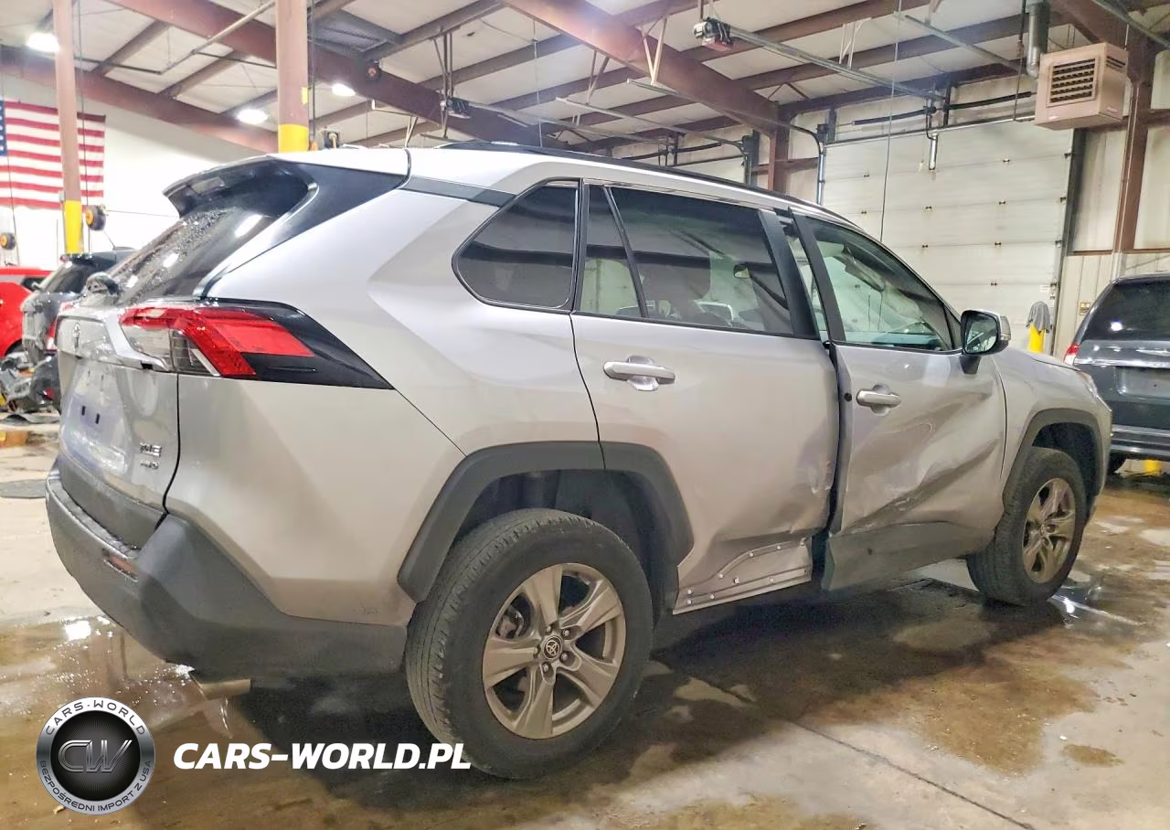 2025 Toyota Rav4 Xle VIN:2T3P1RFV4SC571753 - 3