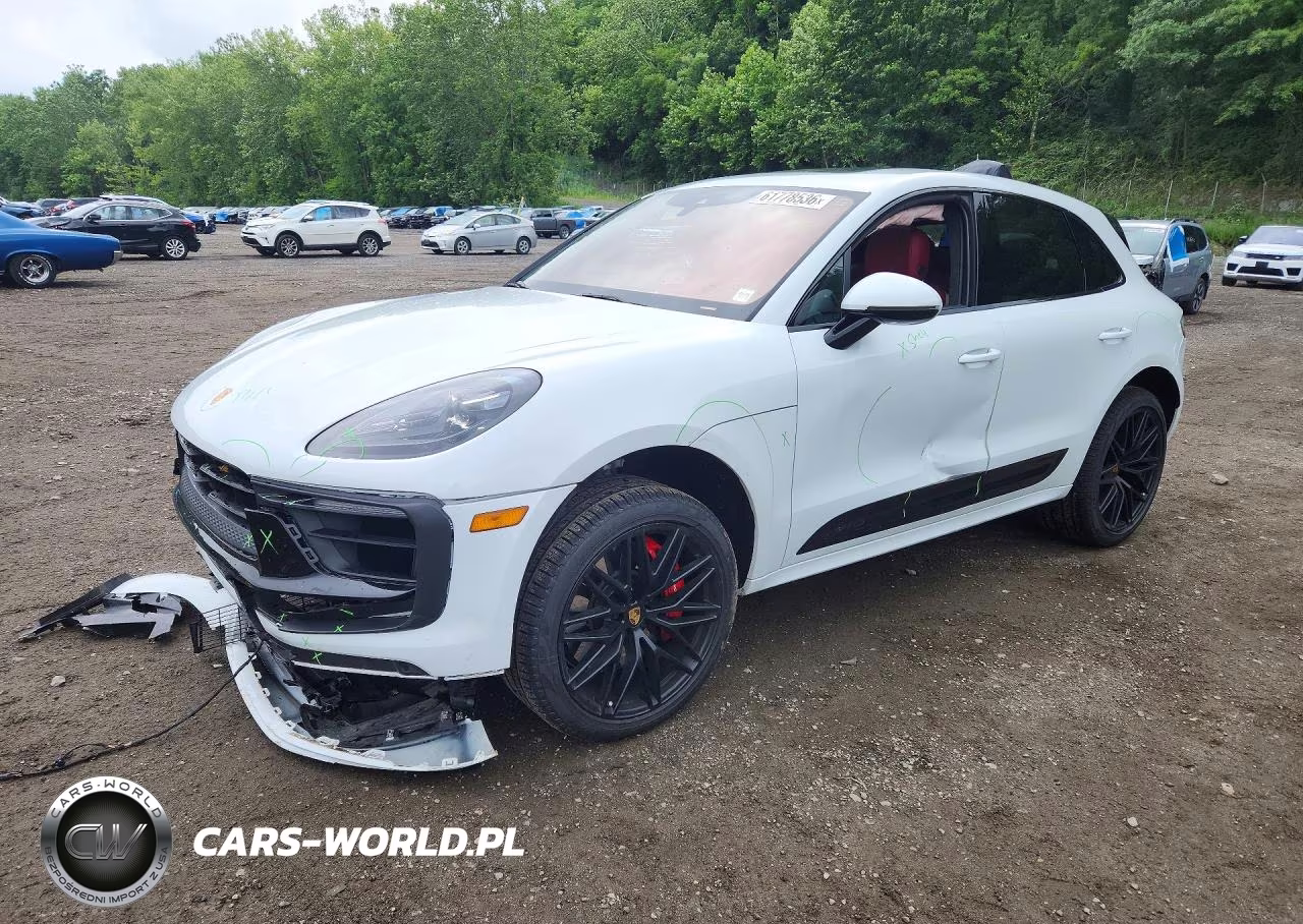 2025 Porsche Macan Gts