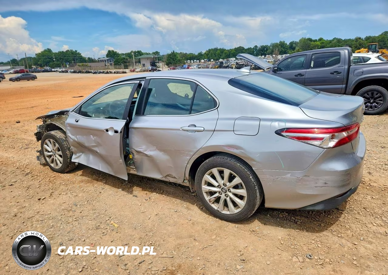 2019 Toyota Camry Le VIN:4T1B11HK7KU755834 - 2