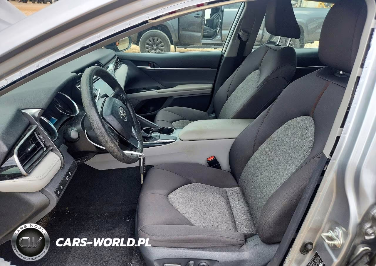 2019 Toyota Camry Le VIN:4T1B11HK7KU755834 - 7