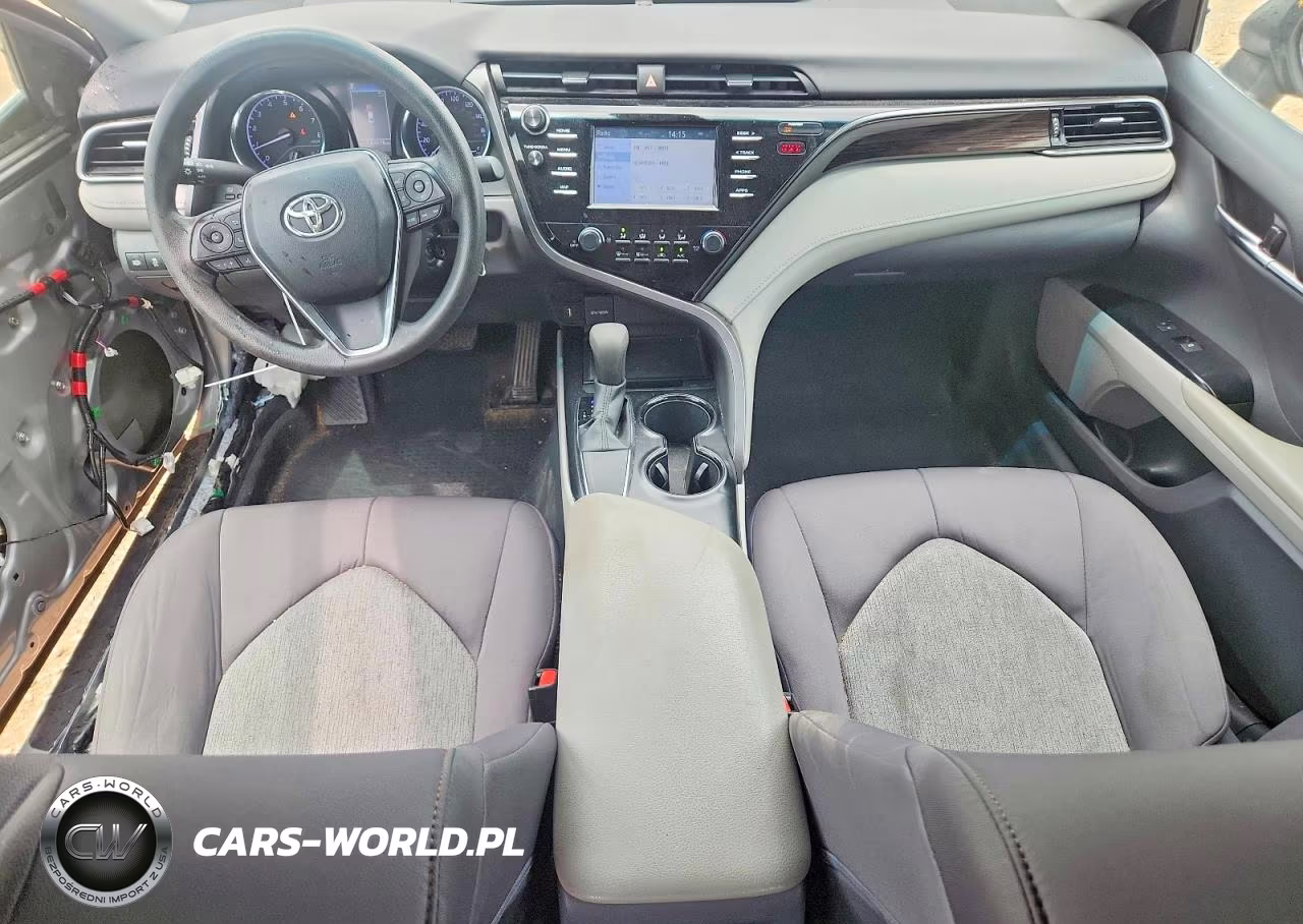 2019 Toyota Camry Le VIN:4T1B11HK7KU755834 - 8