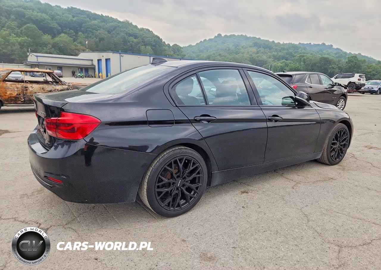 2018 BMW 330 Xi VIN:WBA8D9C5XJEM34527 - 3