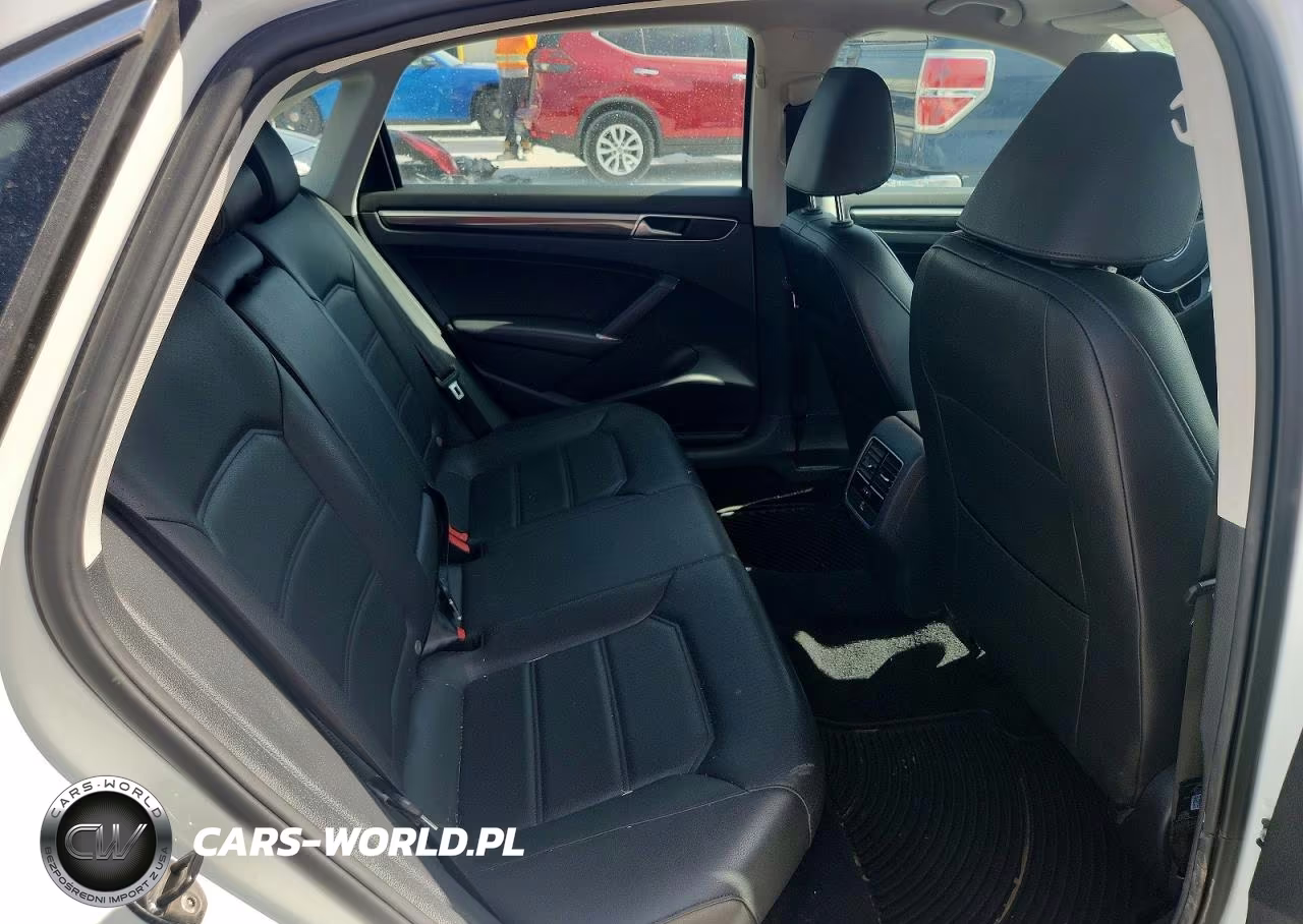 2018 Volkswagen Passat Se VIN:1VWBA7A32JC006158 - 10