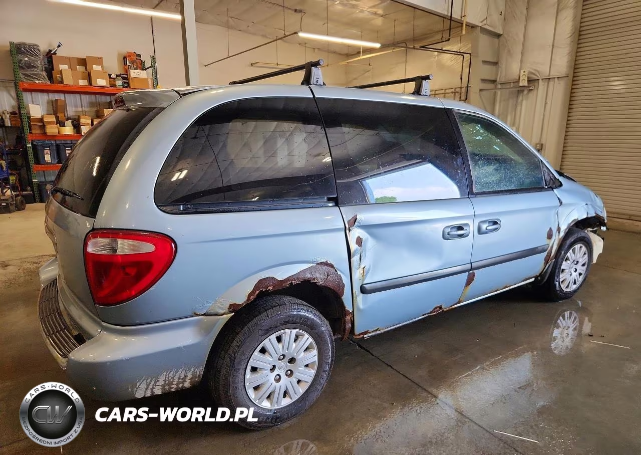 2006 Chrysler Town & Country VIN:1A4GP45RX6B529035 - 3