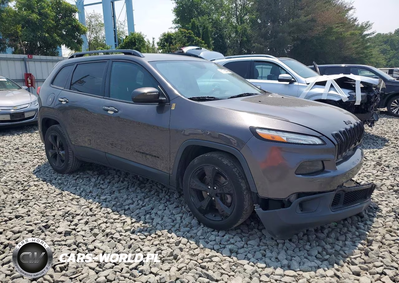 2018 Jeep Cherokee Latitude VIN:1C4PJLCXXJD527852 - 4