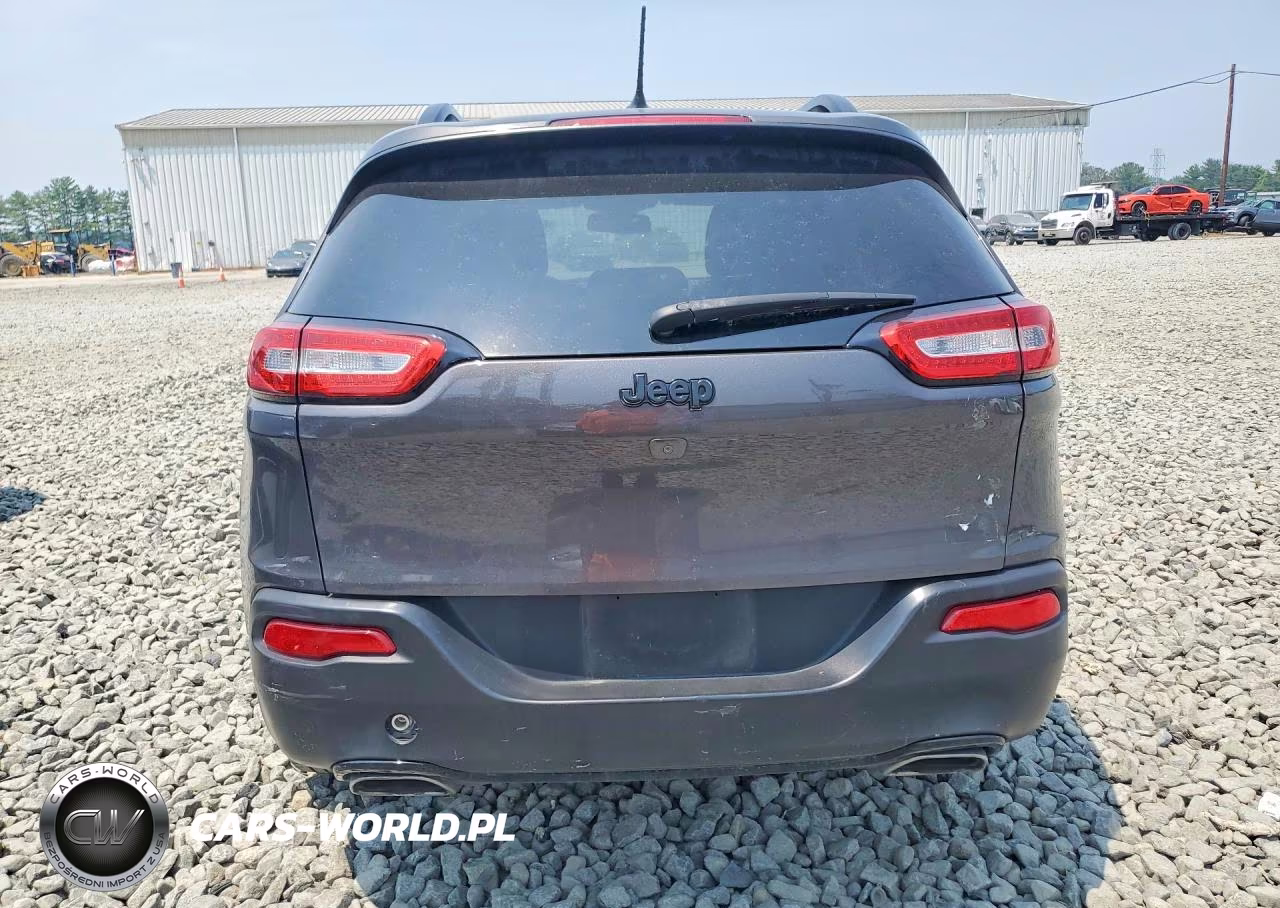 2018 Jeep Cherokee Latitude VIN:1C4PJLCXXJD527852 - 6