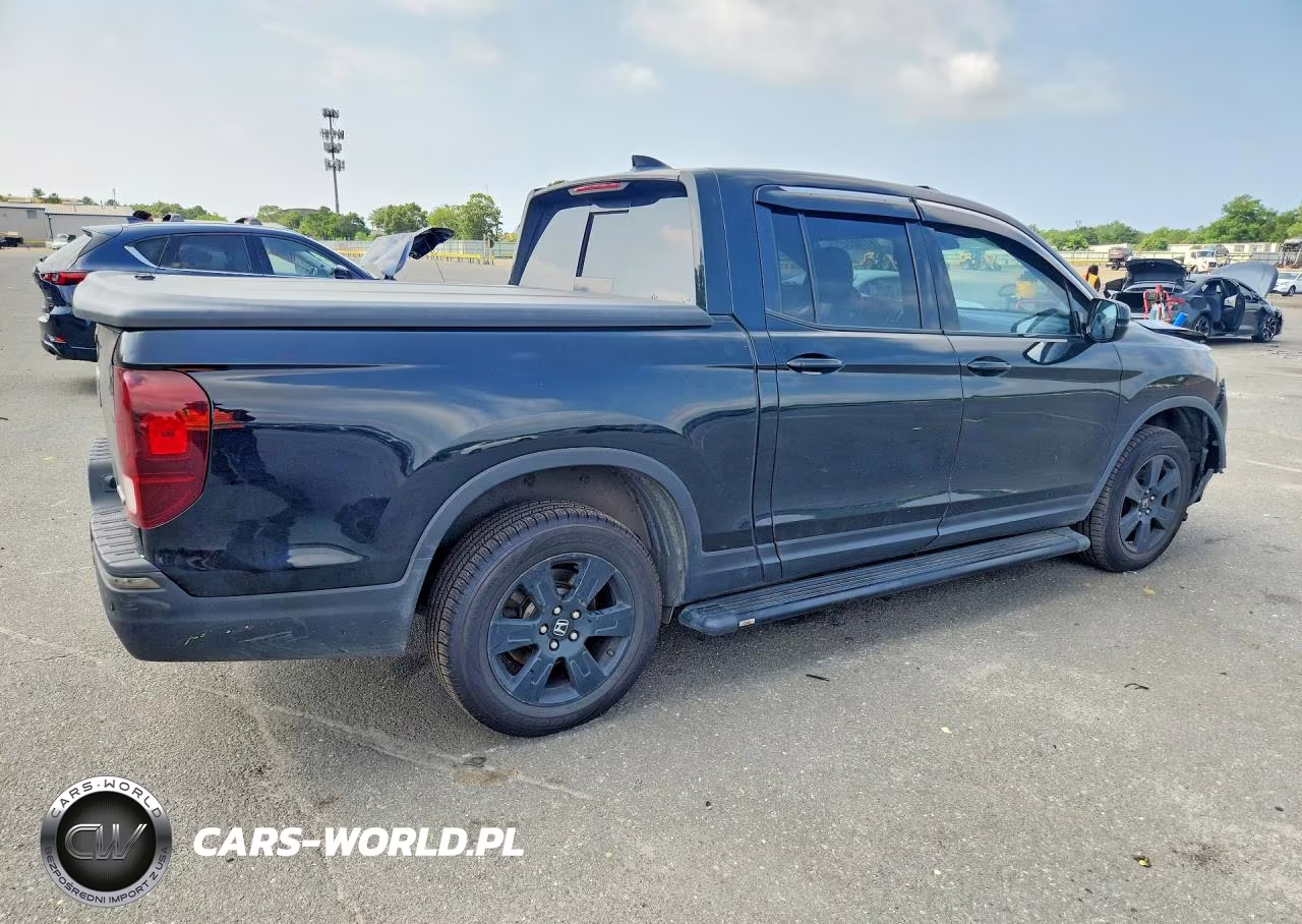 2017 Honda Ridgeline Black Edition VIN:5FPYK3F83HB038225 - 3