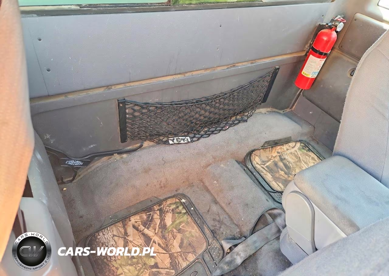 2003 Mazda B3000 Cab Plus VIN:4F4YR16V13TM09099 - 10