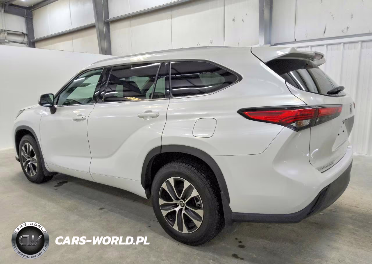2022 Toyota Highlander Xle VIN:5TDGZRBH9NS587184 - 2