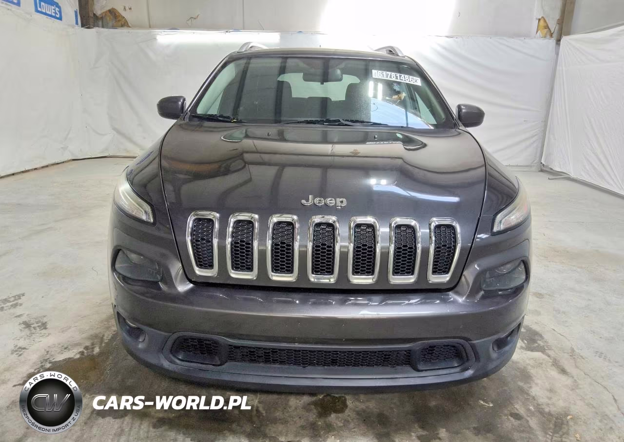 2016 Jeep Cherokee Latitude VIN:1C4PJLCBXGW356036 - 5