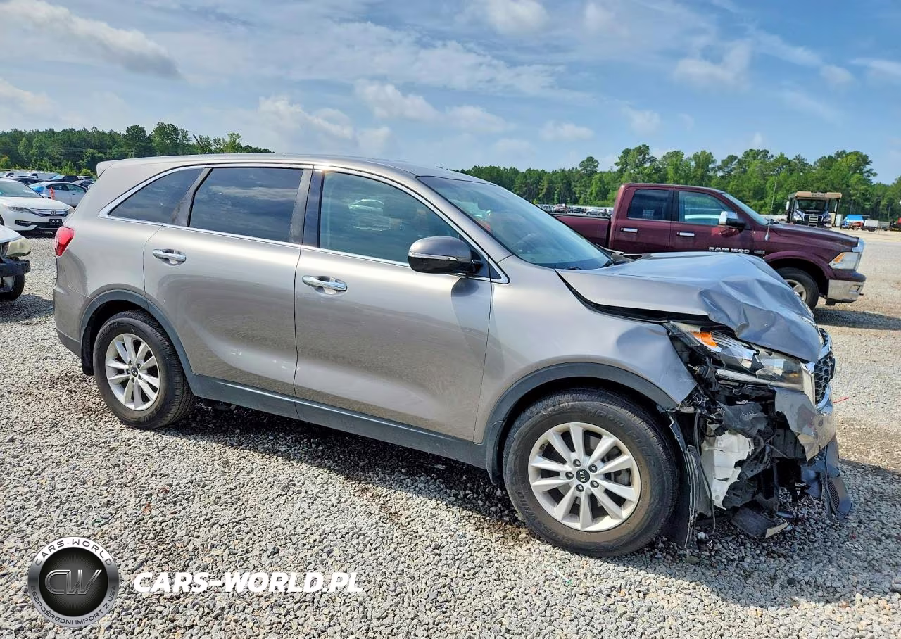 2019 Kia Sorento L VIN:5XYPG4A36KG479001 - 4
