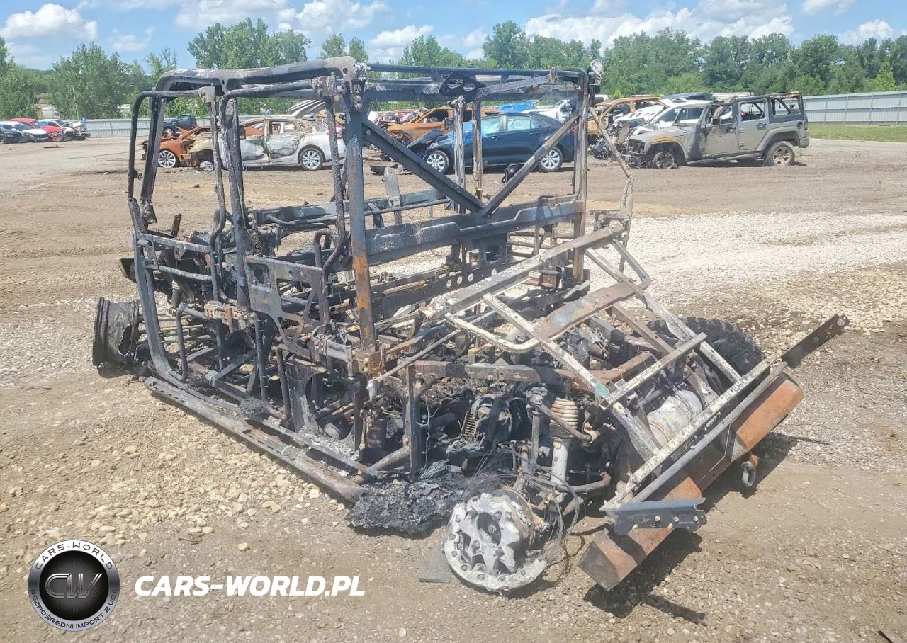 2017 Polaris Ranger Utility Vehicle VIN:4XARVU992H7743108 - 3