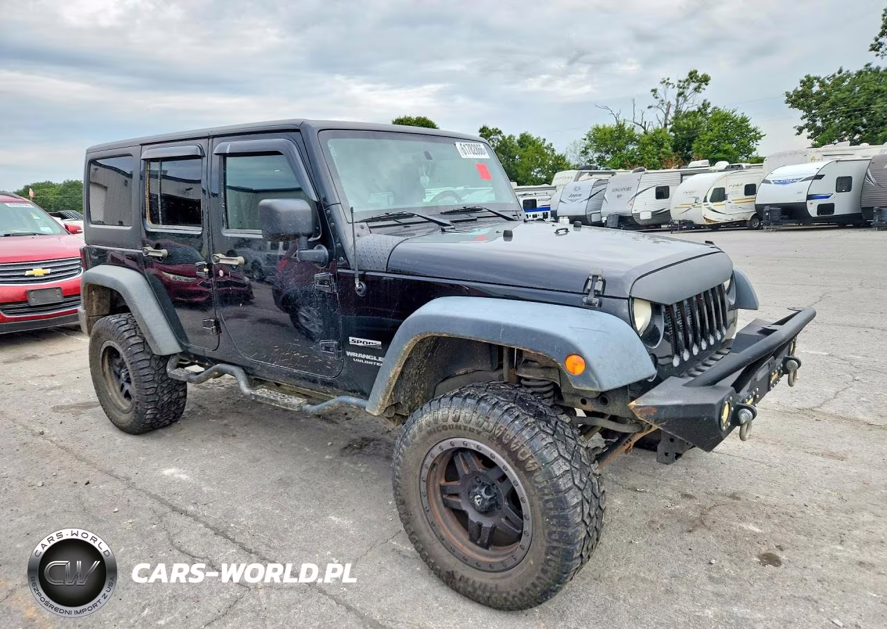 2014 Jeep Wrangler Unlimited Sport VIN:1C4BJWDG5EL102691 - 4