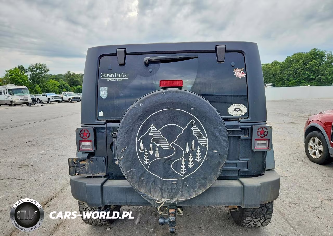 2014 Jeep Wrangler Unlimited Sport VIN:1C4BJWDG5EL102691 - 6