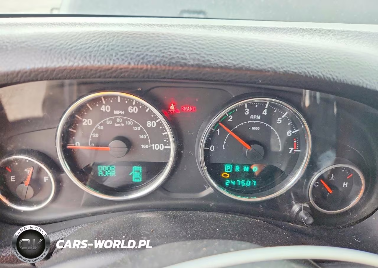 2014 Jeep Wrangler Unlimited Sport VIN:1C4BJWDG5EL102691 - 9