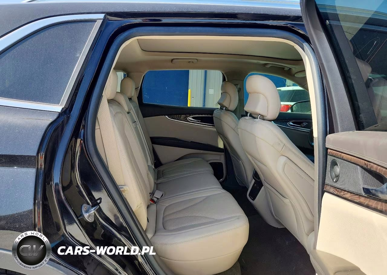 2019 Lincoln Nautilus Reserve VIN:2LMPJ8L94KBL14854 - 11